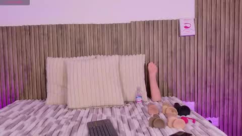 HELEN online show from 3, 2, 2026