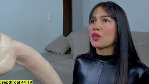 Snapshot of hannathompson___ chatting on 17, 10, 2025 Hanna online show from 17, 10, 2025