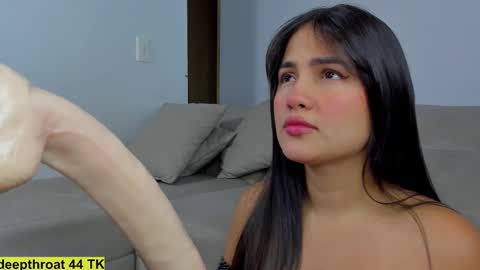 Snapshot of hannathompson___ chatting on 18, 10, 2025 Hanna online show from 18, 10, 2025