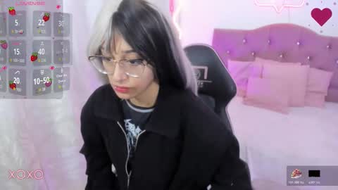 Snapshot of hanni_tay chatting on 3, 12, 2025 HANNI online show from 3, 12, 2025