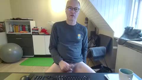 Snapshot of hanse_1 chatting on 12, 12, 2024 Hanse online show from 12, 12, 2024