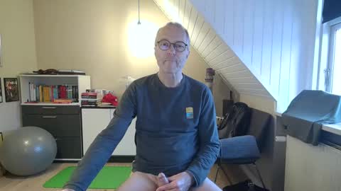 Snapshot of hanse_1 chatting on 16, 12, 2024 Hanse online show from 16, 12, 2024