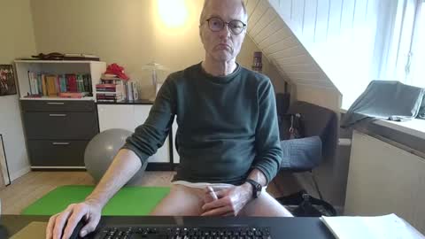 Snapshot of hanse_1 chatting on 29, 12, 2024 Hanse online show from 29, 12, 2024