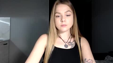 happy_fox_ online show from 3, 3, 2026