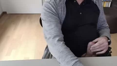 Snapshot of happybugger chatting on 30, 1, 2025 Cum for you online show from 30, 1, 2025