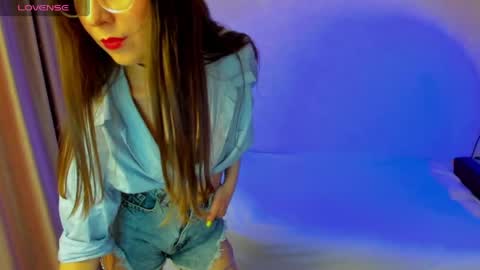 Stephanie online show from 8, 4, 2026