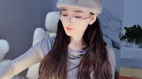 Snapshot of happysweetie168 chatting on 19, 12, 2024 Daisy online show from 19, 12, 2024