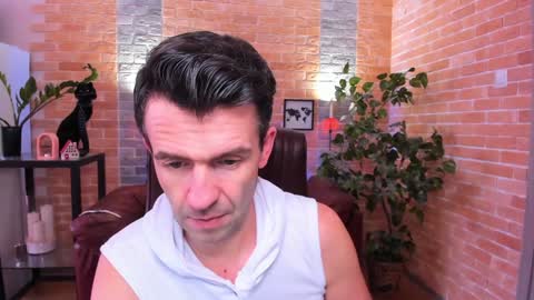 Snapshot of hard_and_juici chatting on 1, 2, 2025 Steve online show from 1, 2, 2025