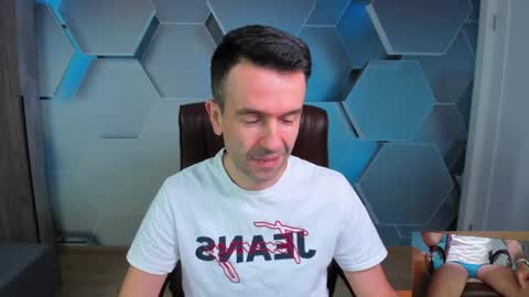 Snapshot of hard_and_juici chatting on 20, 4, 2026 Steve online show from 20, 4, 2026