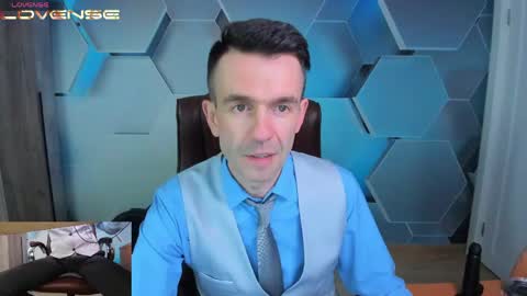 Snapshot of hard_and_juici chatting on 19, 5, 2026 Steve online show from 19, 5, 2026