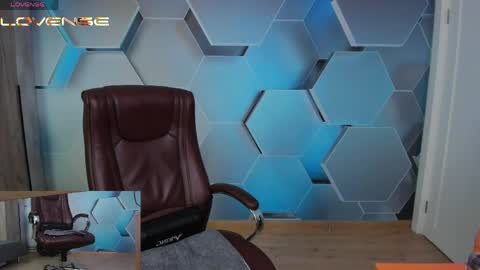 Snapshot of hard_and_juici chatting on 27, 5, 2026 Steve online show from 27, 5, 2026
