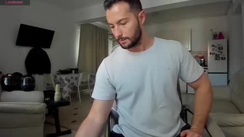 Snapshot of hard_chriss chatting on 11, 10, 2025 Hard Cock online show from 11, 10, 2025