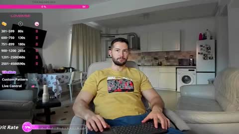 Snapshot of hard_chriss chatting on 31, 10, 2025 Hard Cock online show from 31, 10, 2025