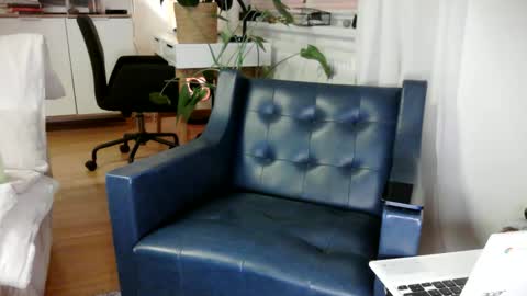 Snapshot of hard_out_here chatting on 12, 10, 2025 Chris online show from 12, 10, 2025