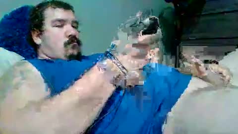 Snapshot of hardcockoncam22 chatting on 19, 12, 2025 cervixpainter25 online show from 19, 12, 2025