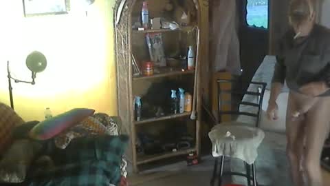 Snapshot of hardinhand44 chatting on 31, 10, 2025 john nobles online show from 31, 10, 2025