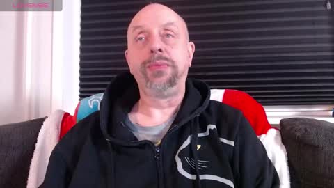 Snapshot of hardmrlazy chatting on 12, 1, 2025 MrLazy online show from 12, 1, 2025