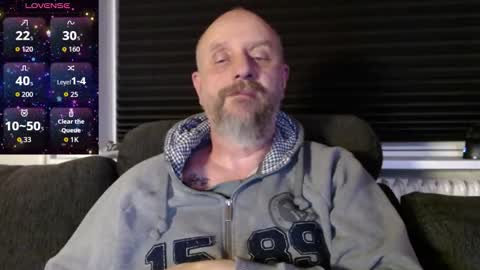 Snapshot of hardmrlazy chatting on 10, 11, 2025 MrLazy online show from 10, 11, 2025