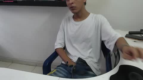 Snapshot of hardsexlove08 chatting on 8, 5, 2026 Andres Dean online show from 8, 5, 2026