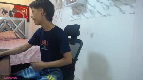 Snapshot of hardsexlove08 chatting on 16, 5, 2026 Andres Dean online show from 16, 5, 2026