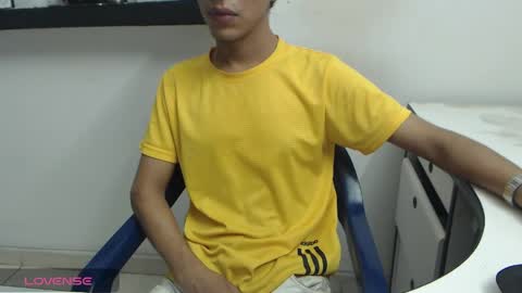 Snapshot of hardsexlove08 chatting on 25, 5, 2026 Andres Dean online show from 25, 5, 2026