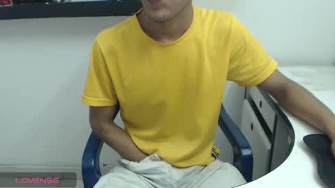 Snapshot of hardsexlove08 chatting on 25, 5, 2026 Andres Dean online show from 25, 5, 2026