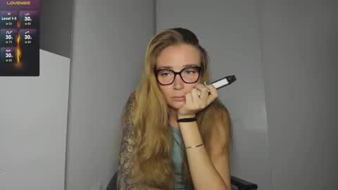 Snapshot of harley_everly chatting on 25, 9, 2025 Tasya online show from 25, 9, 2025