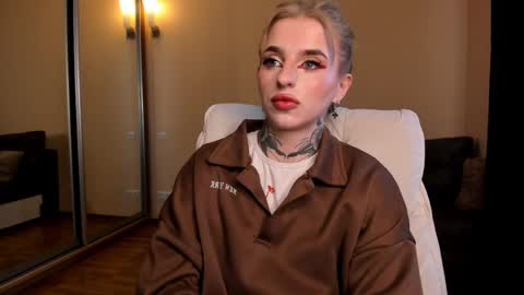 Julia online show from 9, 4, 2026