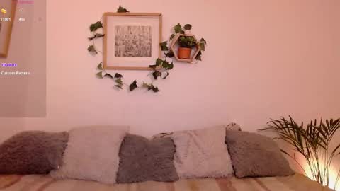 Snapshot of harmonyy01 chatting on 11, 2, 2025 Harmony Please help me to reach 100 thumbs up online show from 11, 2, 2025