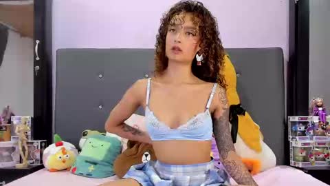 Snapshot of harmonyy_hill chatting on 20, 2, 2025 Harmony Hill online show from 20, 2, 2025