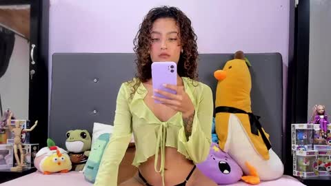 Snapshot of harmonyy_hill chatting on 8, 3, 2025 Harmony Hill online show from 8, 3, 2025