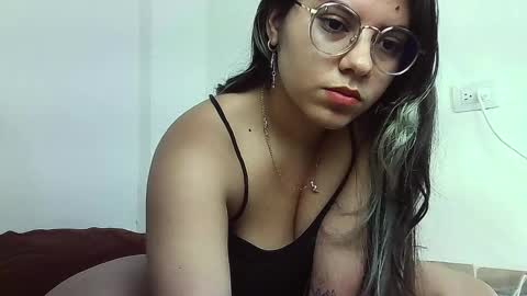 Snapshot of harper_ks chatting on 24, 10, 2025 Harper online show from 24, 10, 2025