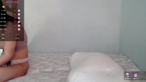 Snapshot of harriell chatting on 11, 3, 2025 Kira online show from 11, 3, 2025