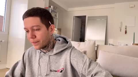 Snapshot of harry_jen chatting on 23, 12, 2024 TAP HERE choise Harry tattoo on chest Jen curls hair online show from 23, 12, 2024