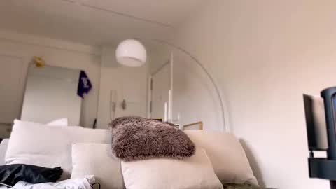 Snapshot of harry_jen chatting on 9, 3, 2025 TAP HERE choise Harry tattoo on chest Jen curls hair online show from 9, 3, 2025