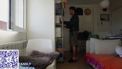 Snapshot of harry_jen chatting on 4, 4, 2026 TAP HERE choise Harry tattoo on chest Jen curls hair online show from 4, 4, 2026