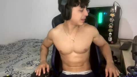 Snapshot of harry_p01 chatting on 1, 2, 2025 harry_p01 online show from 1, 2, 2025