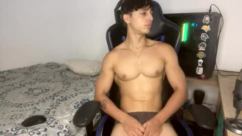 Snapshot of harry_p01 chatting on 8, 2, 2025 harry_p01 online show from 8, 2, 2025