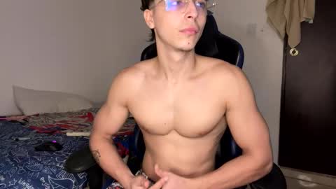 Snapshot of harry_p01 chatting on 8, 10, 2025 harry_p01 online show from 8, 10, 2025