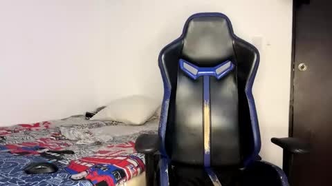 Snapshot of harry_p01 chatting on 12, 10, 2025 harry_p01 online show from 12, 10, 2025