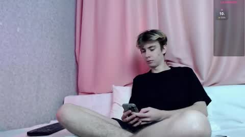 Snapshot of harvey_foster chatting on 1, 12, 2025 harvey_foster online show from 1, 12, 2025