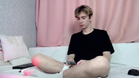 Snapshot of harvey_foster chatting on 3, 12, 2025 harvey_foster online show from 3, 12, 2025