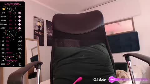 Snapshot of hat_girl chatting on 18, 12, 2024 Nicole online show from 18, 12, 2024