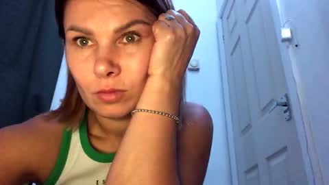 Snapshot of hayle_emmie chatting on 15, 10, 2025 Hayle online show from 15, 10, 2025