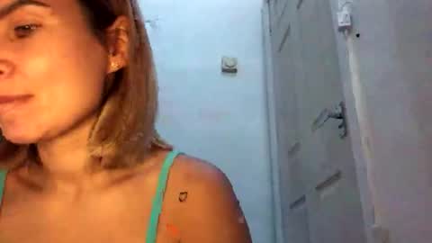 Snapshot of hayle_emmie chatting on 19, 10, 2025 Hayle online show from 19, 10, 2025