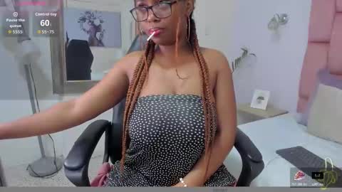 Snapshot of hazel_lanee chatting on 15, 11, 2025 hazel_lanee online show from 15, 11, 2025