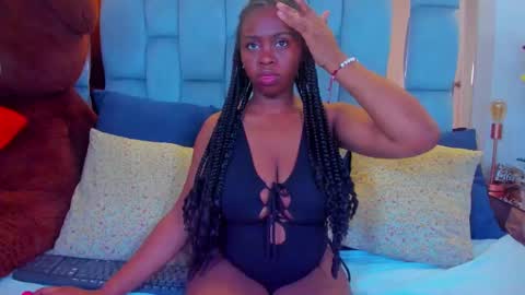 Snapshot of hazel_lanee chatting on 15, 12, 2025 hazel_lanee online show from 15, 12, 2025
