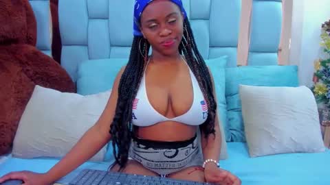 hazel_lanee online show from 21, 12, 2025