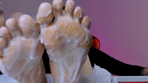 Snapshot of hazel_sullivan chatting on 1, 3, 2025 Hazel online show from 1, 3, 2025