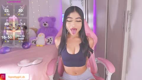 Snapshot of hazelbabee_ chatting on 12, 11, 2025 Lynn online show from 12, 11, 2025